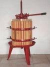 Vinpresse 50 liter. Oplukkelig pressekurv. Total h�jde: 1145 mm. Kurvediamter: 350 mm.